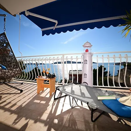 Apartment Blue Paradise