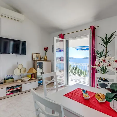 Apartment Blue Paradise